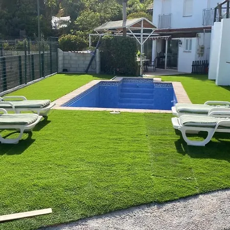 Fabulosa Casa Con Piscina Y Pista De Padel Privada Tatil Evi Estepona